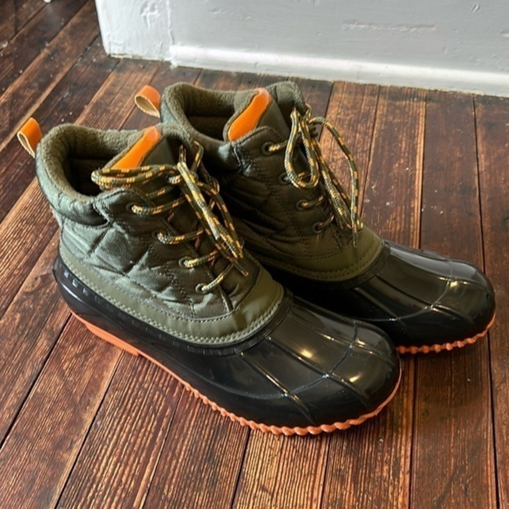 Sugar Rain olive and orange boots. Size 9